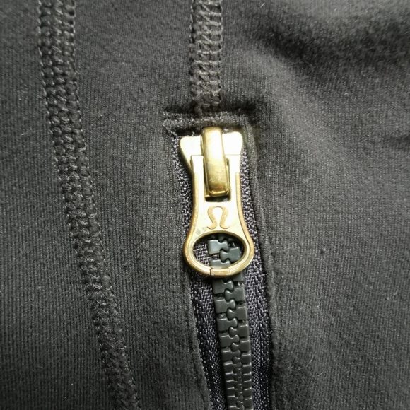 Lulu Lemon Dark Green Sweater - Picture 2 of 2